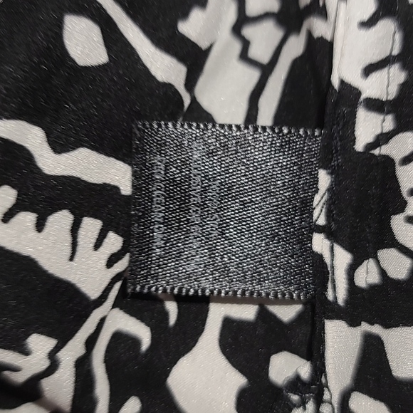 WHITE HOUSE BLACK MARKET - Silk Tunic - Picture 5 of 9